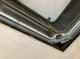 家庭用　四方向　カビ　天井埋め込み式　エアコン